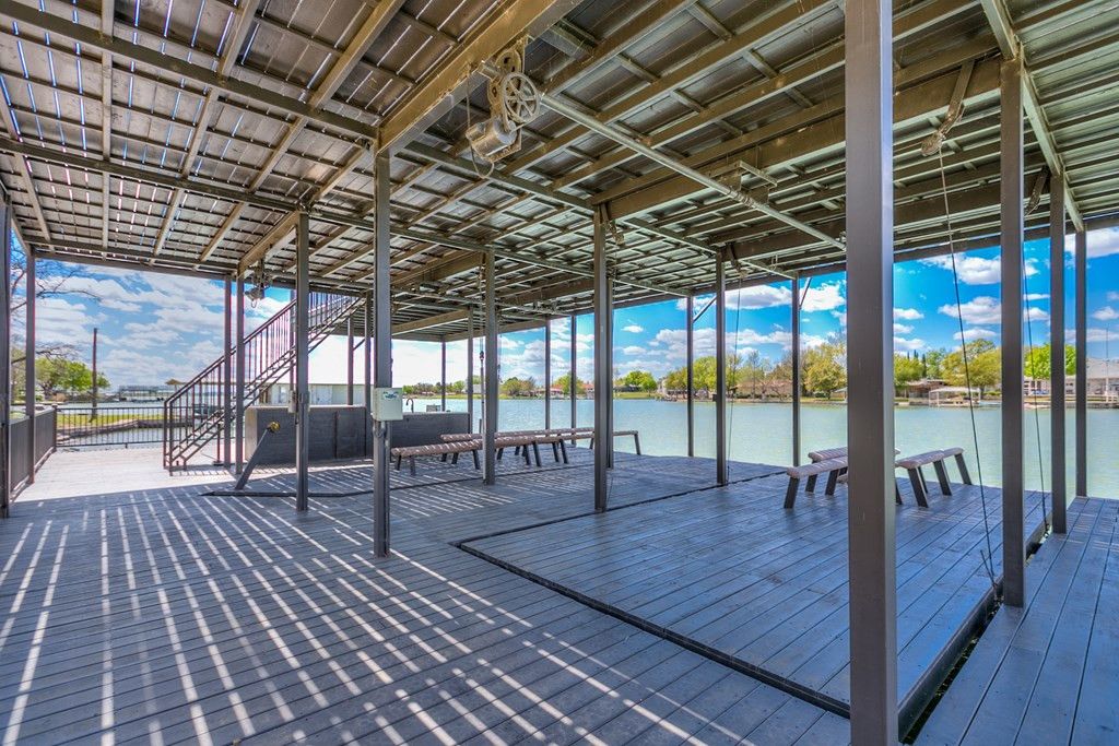 Image 11 of property listing at 2061 Beaty Road, San Angelo, TX 76904