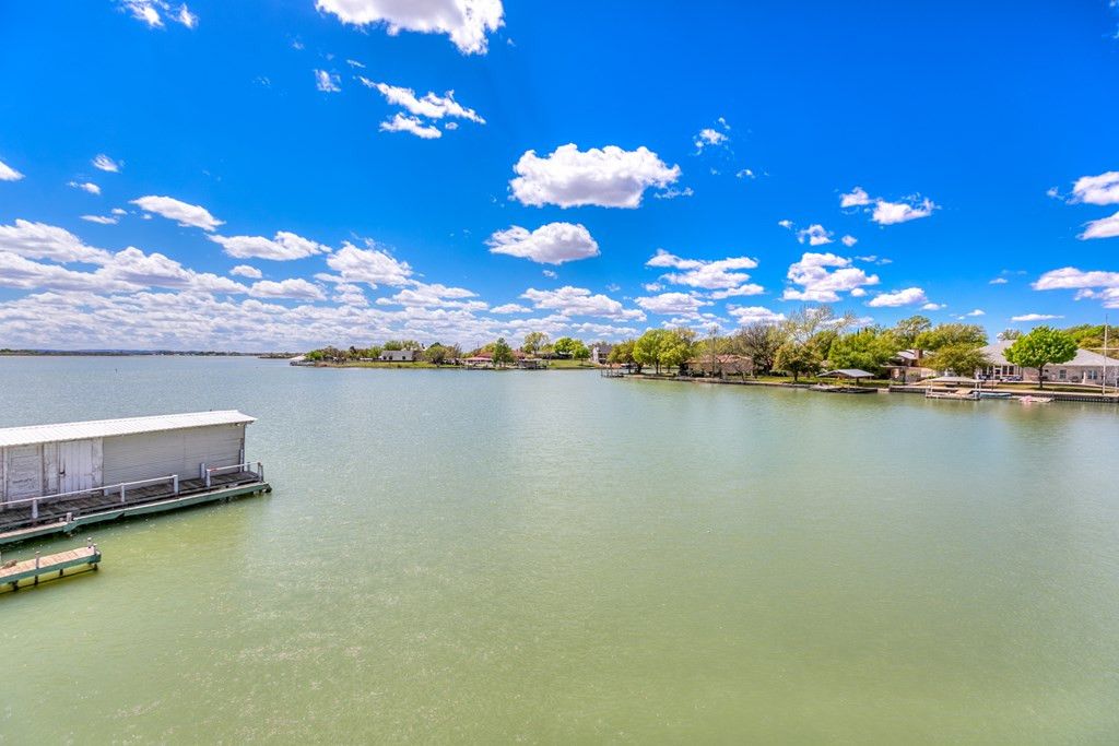 Image 15 of property listing at 2061 Beaty Road, San Angelo, TX 76904