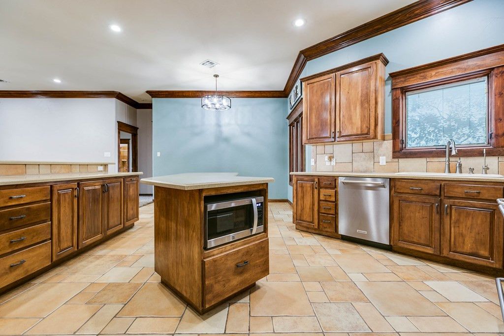 Image 41 of property listing at 2061 Beaty Road, San Angelo, TX 76904