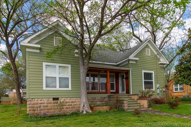 601 Goingsnake Street, Tahlequah, OK 74464