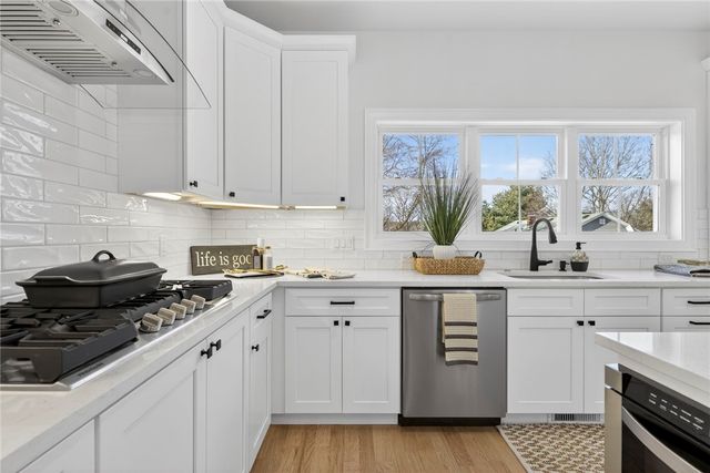 9 Stoneridge Road, Smithfield, RI 02917