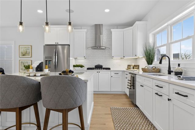 9 Stoneridge Road, Smithfield, RI 02917