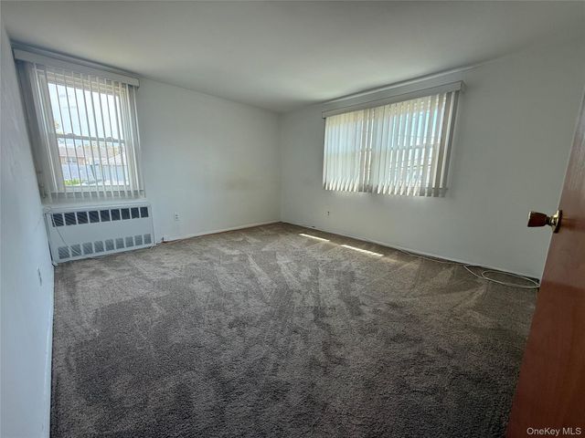 31 Lenox Avenue, Westbury, NY 11590