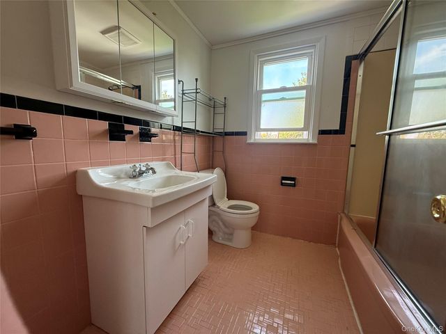 31 Lenox Avenue, Westbury, NY 11590