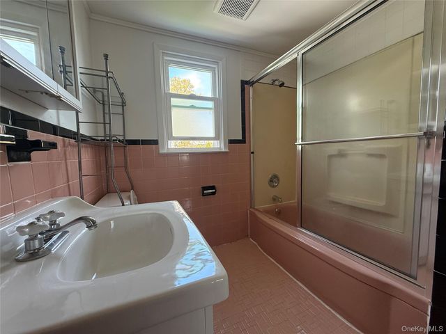 31 Lenox Avenue, Westbury, NY 11590