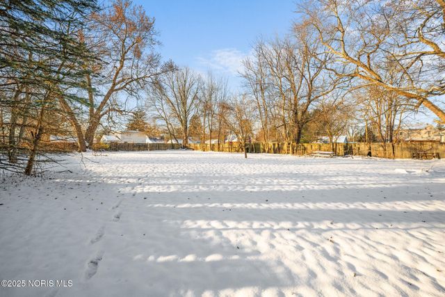 5845 Cook Drive, Toledo, OH 43615