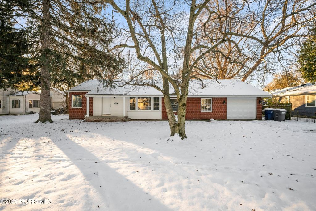 5845 Cook Drive, Toledo, OH 43615