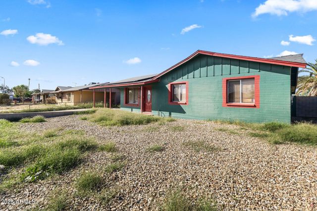 6402 W AVALON Drive, Phoenix, AZ 85033