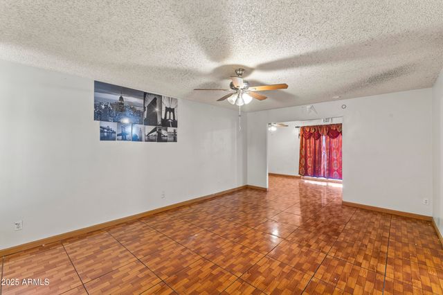 6402 W AVALON Drive, Phoenix, AZ 85033