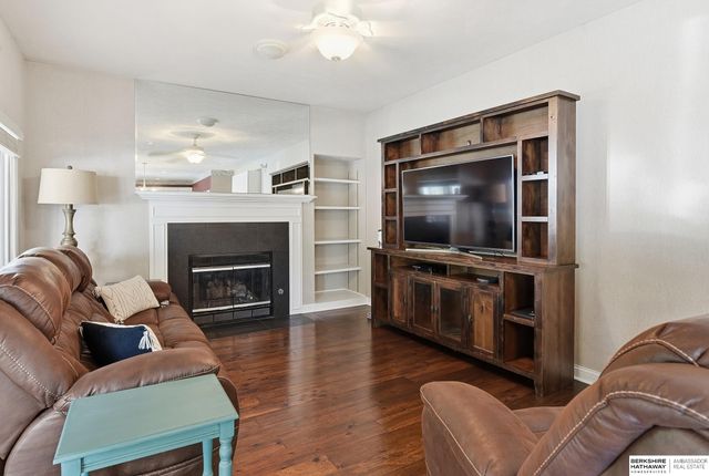 4019 N 164th Circle, Omaha, NE 68116