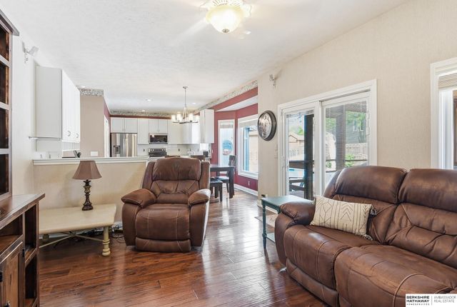4019 N 164th Circle, Omaha, NE 68116