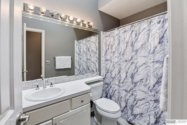 4019 N 164th Circle, Omaha, NE 68116