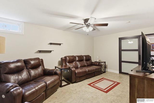 4019 N 164th Circle, Omaha, NE 68116