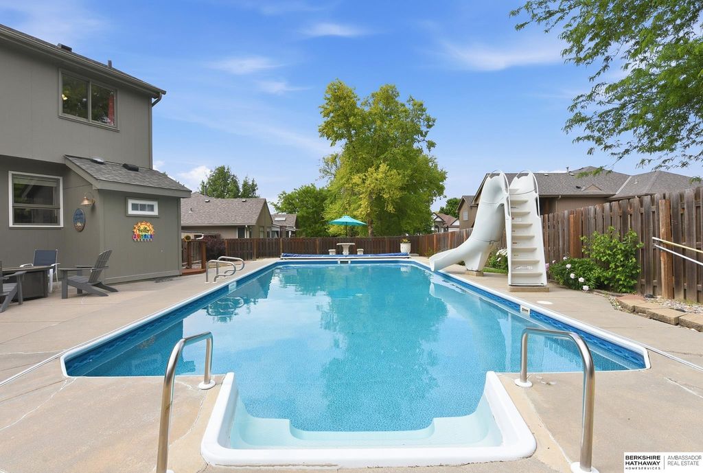 4019 N 164th Circle, Omaha, NE 68116