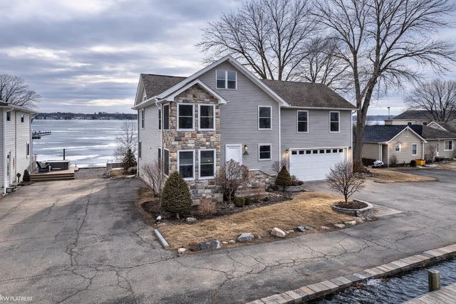 50740 Base Street, New Baltimore, MI 48047