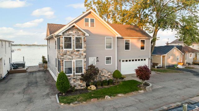 50740 Base Street, New Baltimore, MI 48047