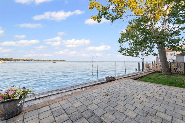 50740 Base Street, New Baltimore, MI 48047