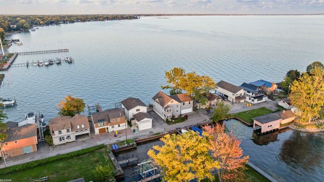 50740 Base Street, New Baltimore, MI 48047