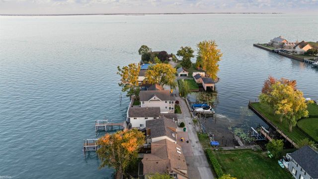 50740 Base Street, New Baltimore, MI 48047