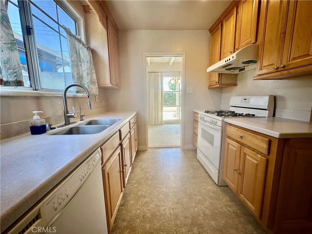 1712 Whitehurst, Monterey Park, CA 91755