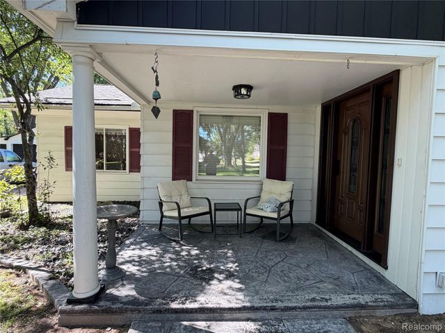 8420 Pacton Drive, Shelby Charter Township, MI 48317