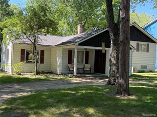 8420 Pacton Drive, Shelby Charter Township, MI 48317