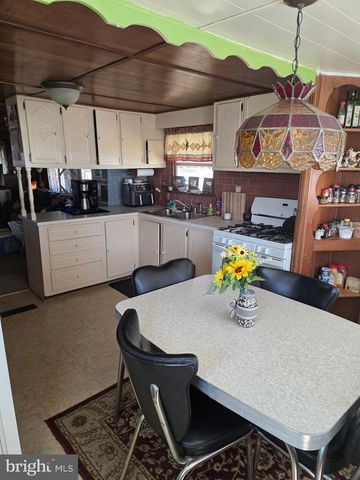 79 SHAMROCK CT., Southampton, NJ 08088