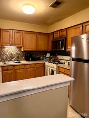 1216 dogwood Court 1216, New Brunswick, NJ 08901