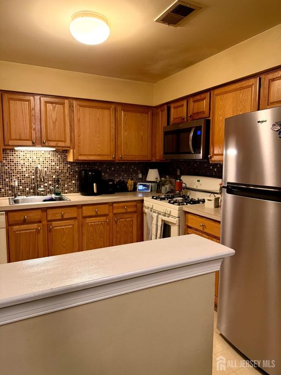 1216 dogwood Court 1216, New Brunswick, NJ 08901