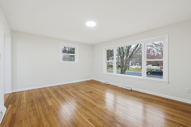 58 Ray Ave, Bellingham, MA 02019