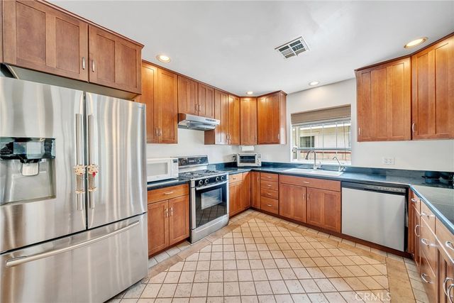3170 E Green Street, Pasadena, CA 91107