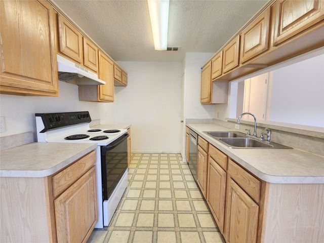 414 Dakota Drive, Joshua, TX 76058