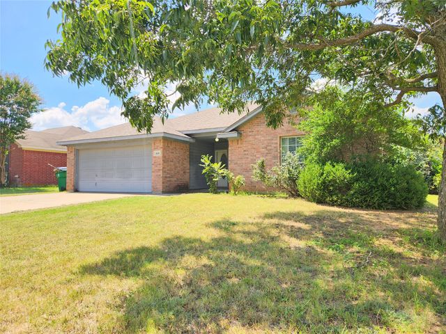 414 Dakota Drive, Joshua, TX 76058