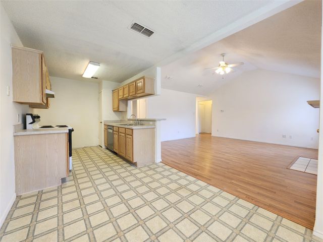 414 Dakota Drive, Joshua, TX 76058