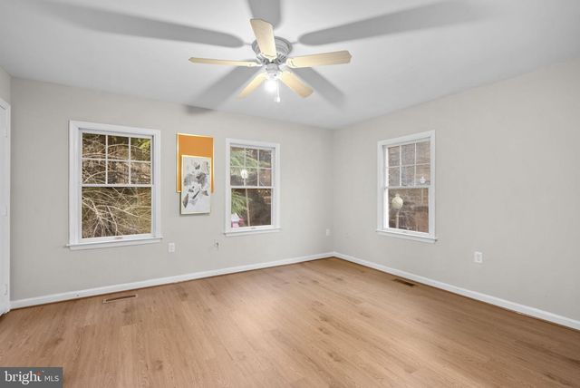 842 HR DR SE, Washington, DC 20032