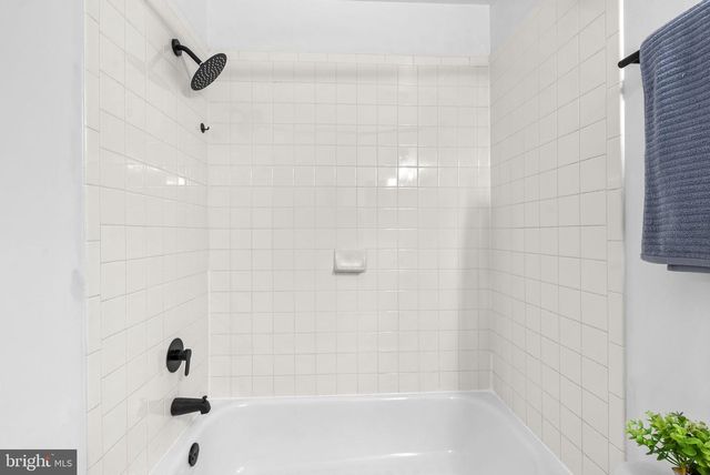 842 HR DR SE, Washington, DC 20032