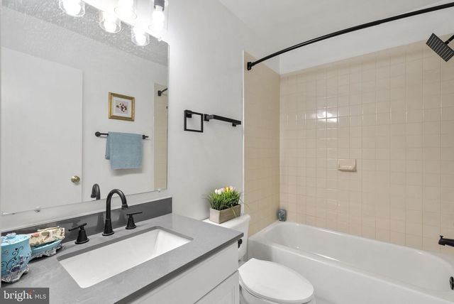 842 HR DR SE, Washington, DC 20032