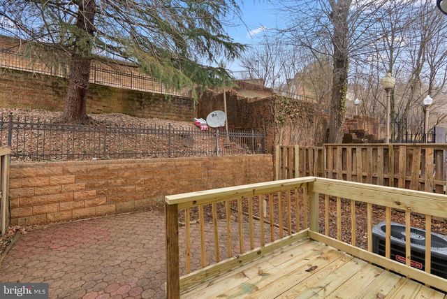 842 HR DR SE, Washington, DC 20032