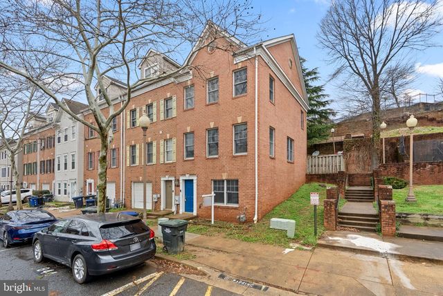 842 HR DR SE, Washington, DC 20032