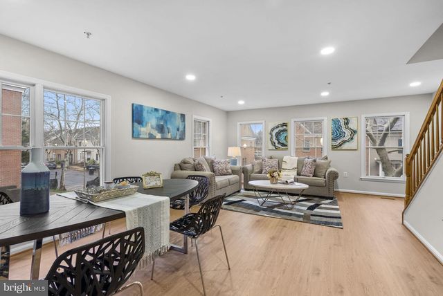 842 HR DR SE, Washington, DC 20032