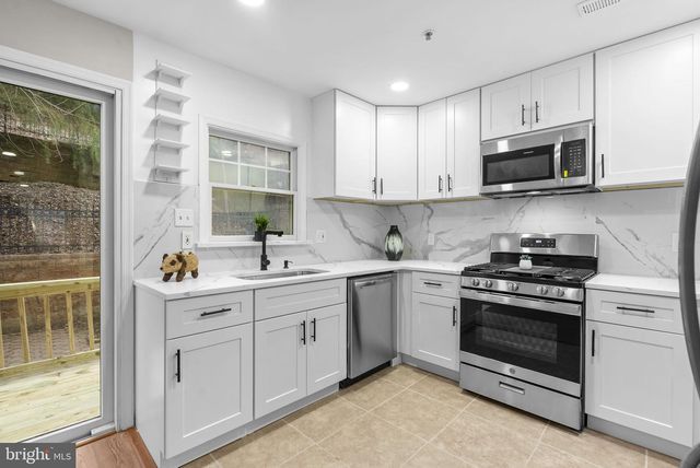 842 HR DR SE, Washington, DC 20032