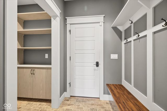 943 E Nicholas Lane, Ellettsville, IN 47429