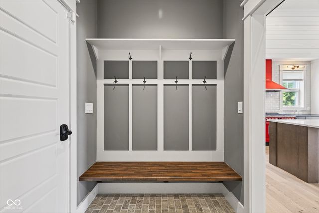 943 E Nicholas Lane, Ellettsville, IN 47429