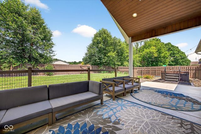 943 E Nicholas Lane, Ellettsville, IN 47429