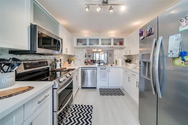 2560 NW 103RD Avenue 406, Sunrise, FL 33322