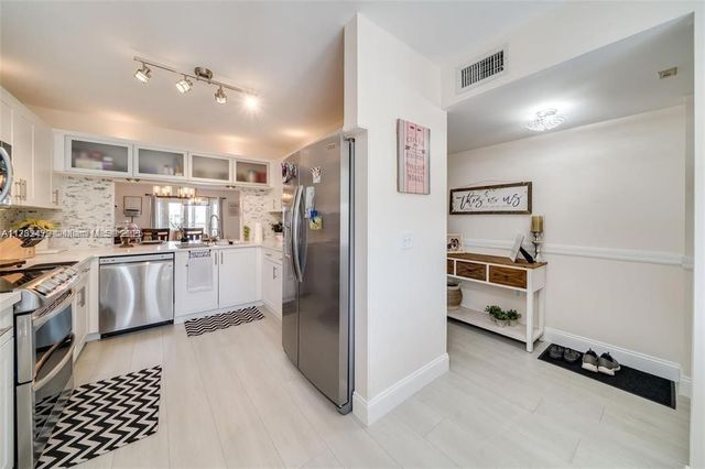 2560 NW 103RD Avenue 406, Sunrise, FL 33322