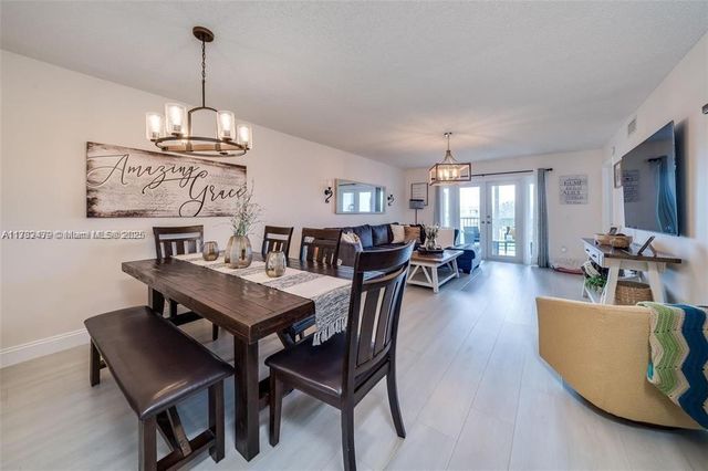 2560 NW 103RD Avenue 406, Sunrise, FL 33322
