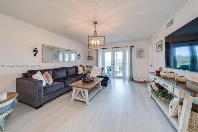 2560 NW 103RD Avenue 406, Sunrise, FL 33322