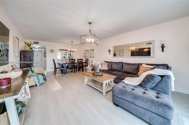 2560 NW 103RD Avenue 406, Sunrise, FL 33322