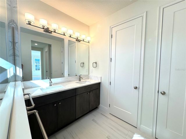 9819 GOBAT ALLEY, Orlando, FL 32827